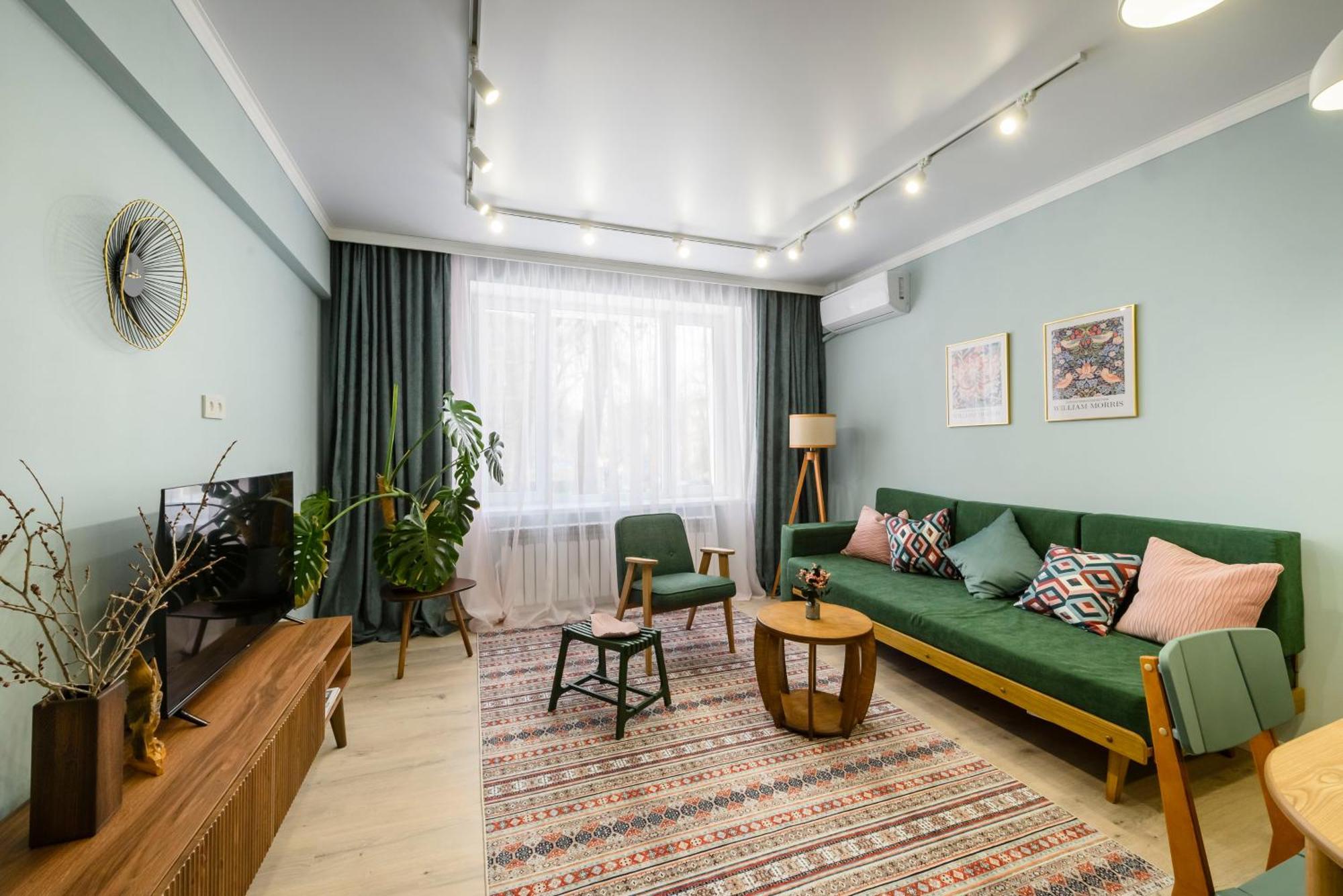 Mid-Century Charm Apartments В Центре Алматы Экстерьер фото