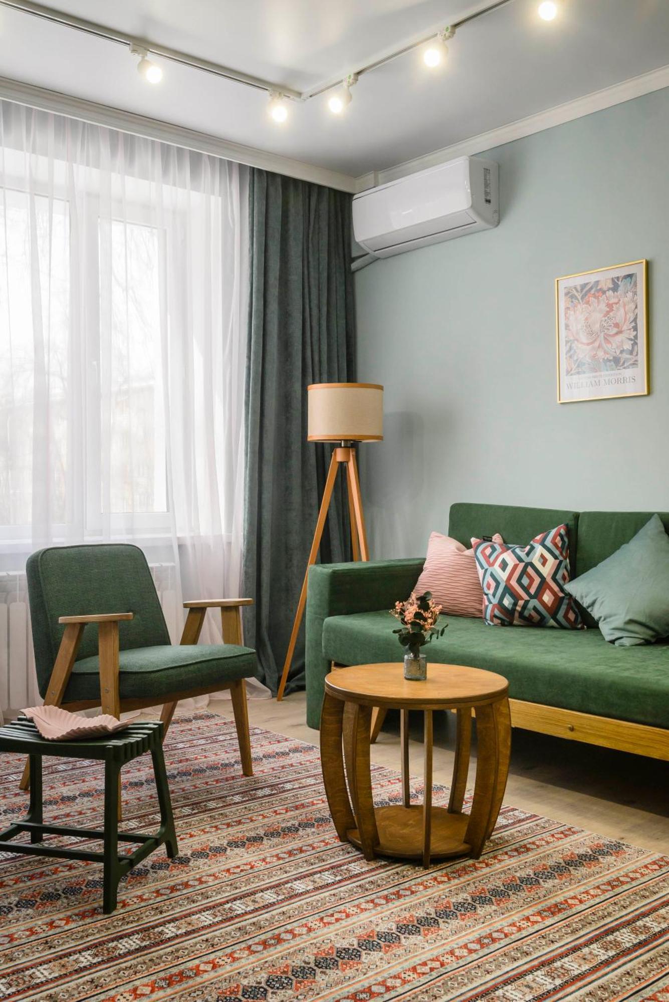 Mid-Century Charm Apartments В Центре Алматы Экстерьер фото