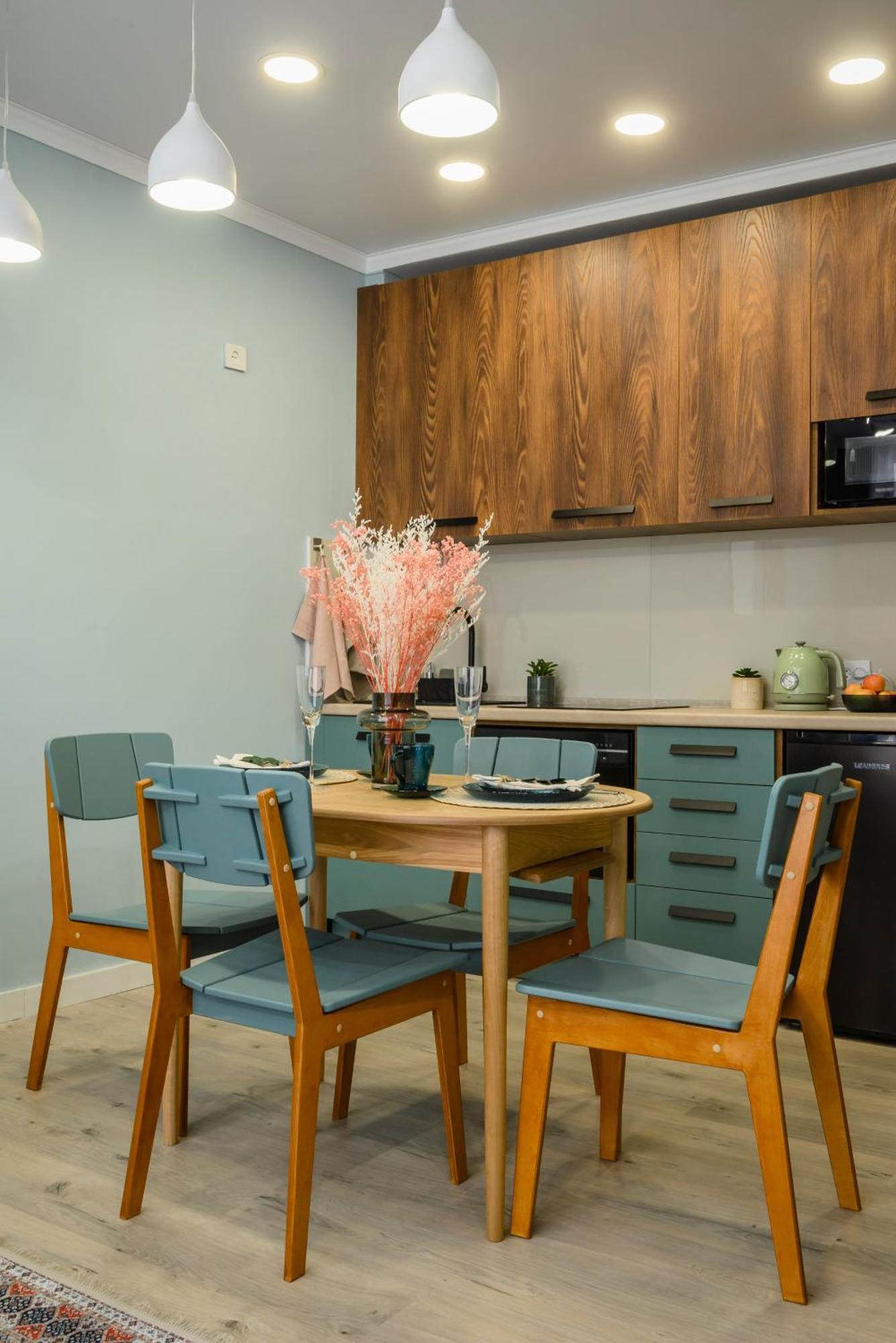 Mid-Century Charm Apartments В Центре Алматы Экстерьер фото